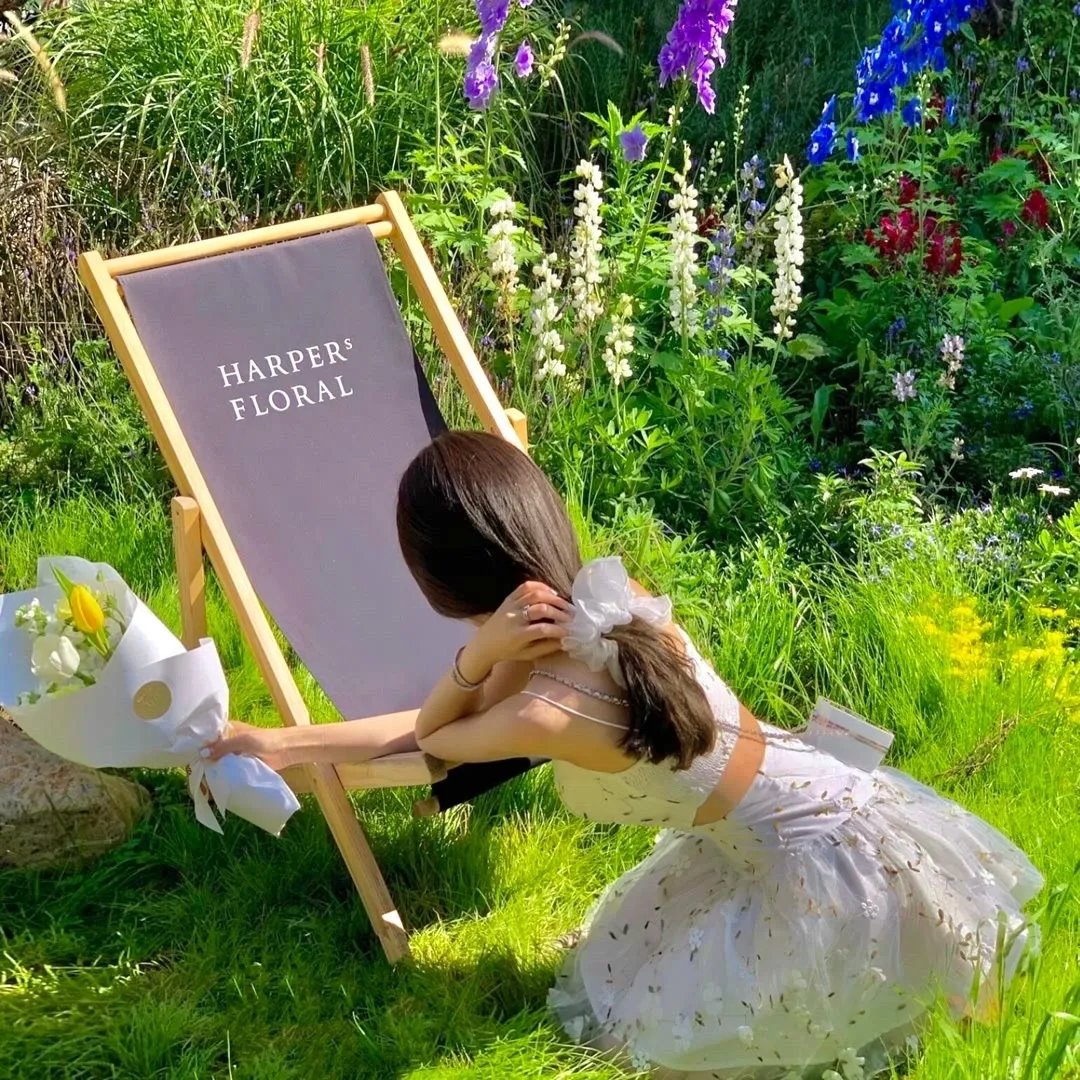 她在灯火阑珊处